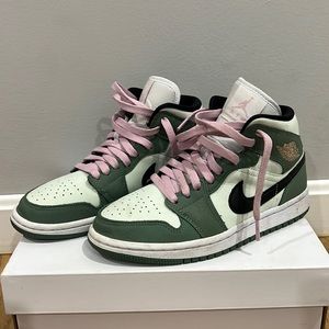 Dutch green air jordan 1
